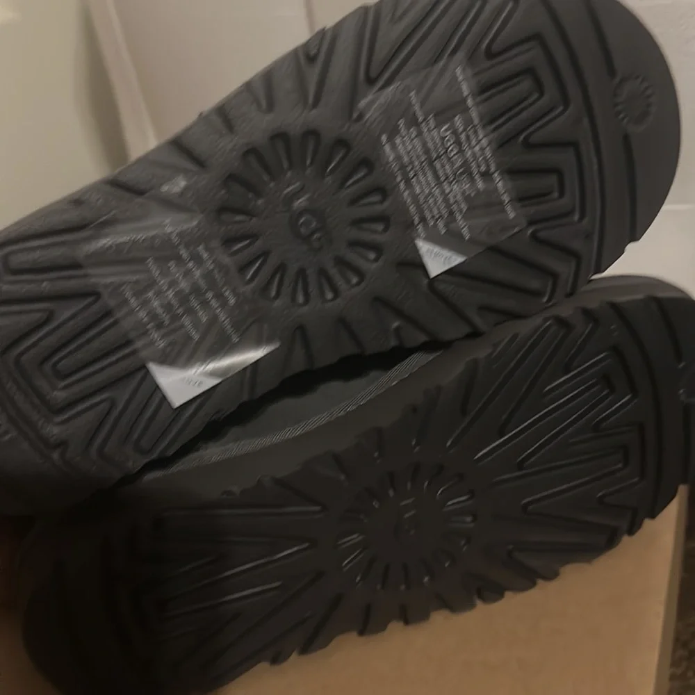 UGG Charcoal Constantine Ribbon-Accent Boot: GRAY: NIB: SZ 5